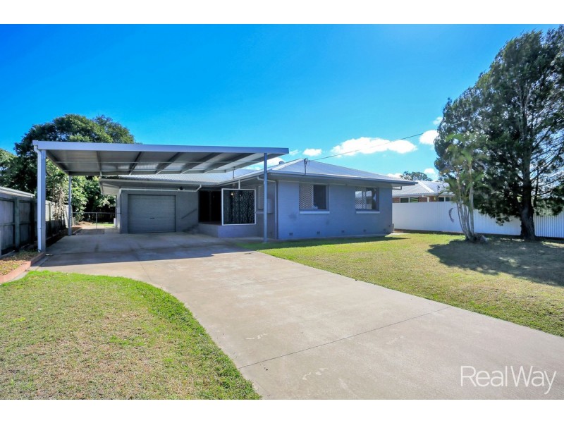 1 Lovers Walk, Thabeban QLD 4670