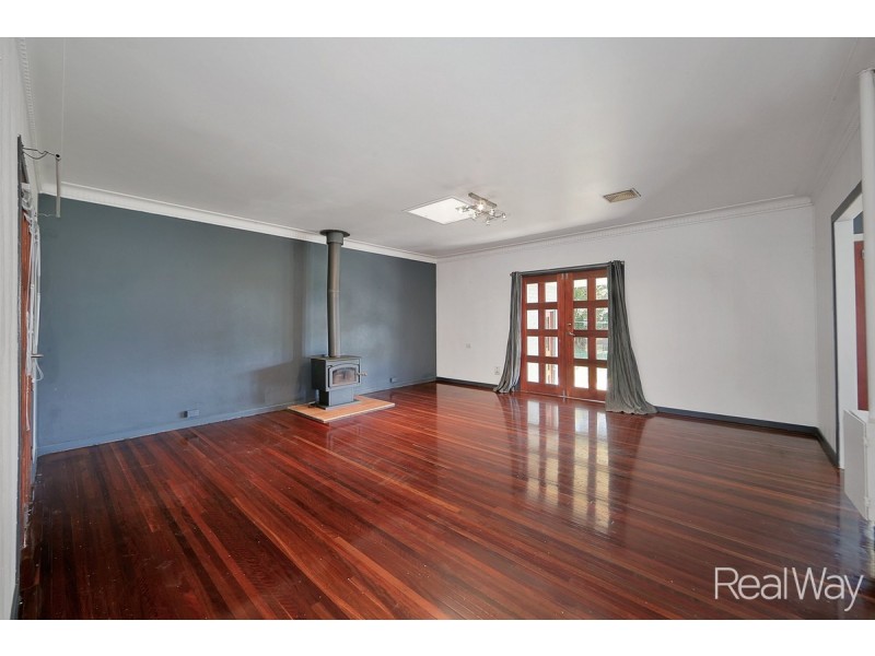 1 Lovers Walk, Thabeban QLD 4670