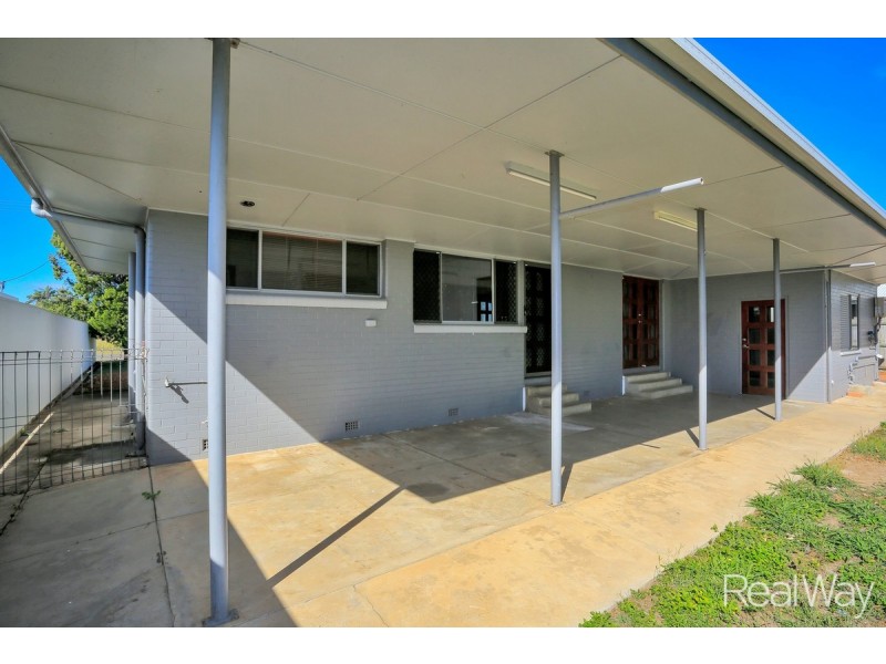 1 Lovers Walk, Thabeban QLD 4670