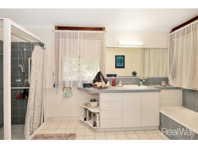 24 Mullers Road, Avondale QLD 4670