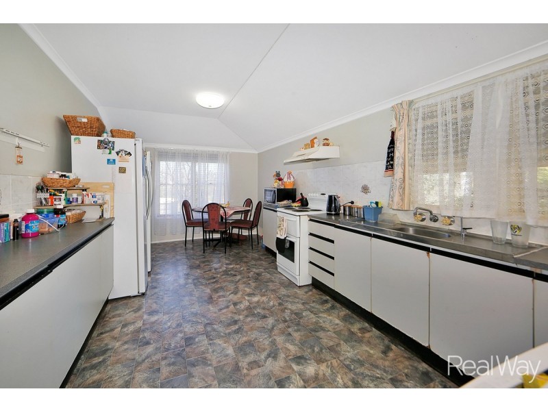 24 Mullers Road, Avondale QLD 4670