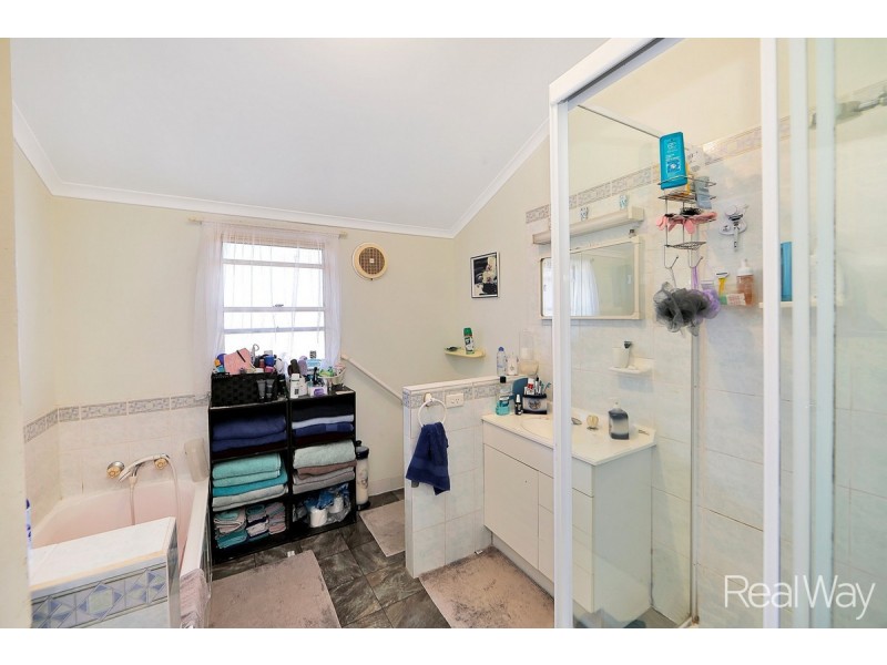 24 Mullers Road, Avondale QLD 4670