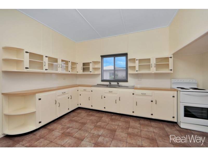 34 Baker Street, Kepnock QLD 4670