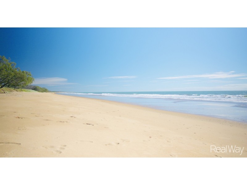 16 Palm Court, Moore Park Beach QLD 4670