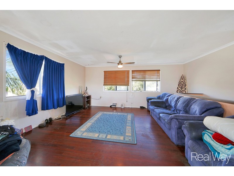 16 Palm Court, Moore Park Beach QLD 4670