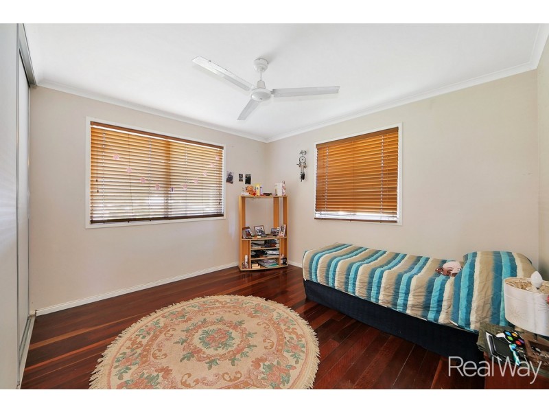 16 Palm Court, Moore Park Beach QLD 4670