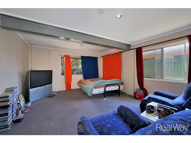 16 Palm Court, Moore Park Beach QLD 4670