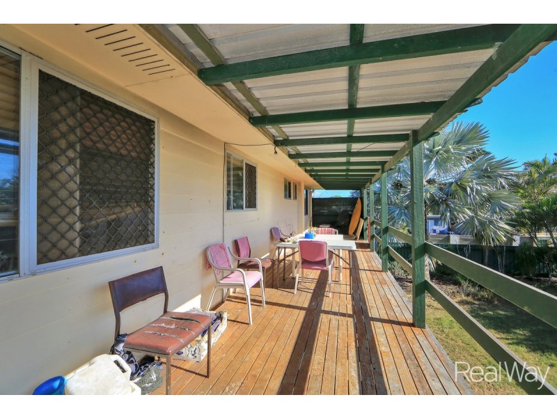 16 Palm Court, Moore Park Beach QLD 4670