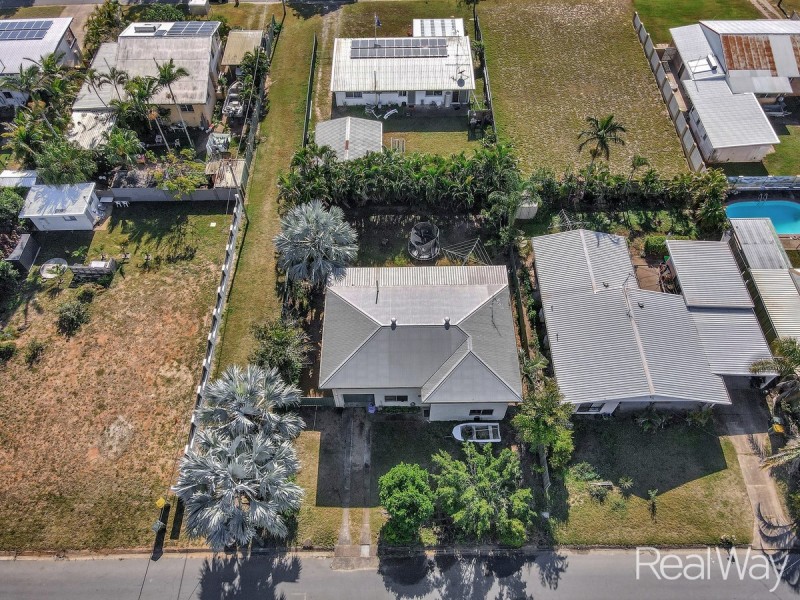 16 Palm Court, Moore Park Beach QLD 4670