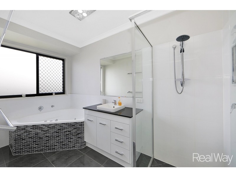 24 Poinciana Drive, Innes Park QLD 4670