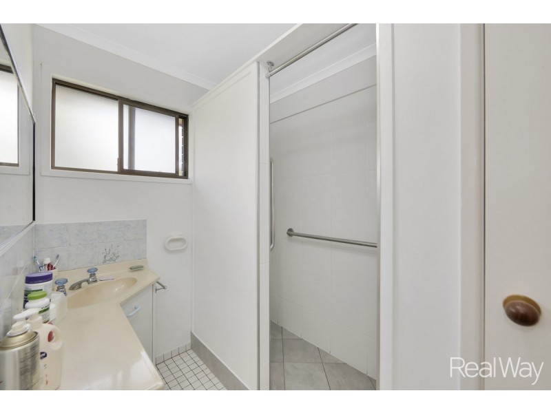 48 Whites Road, Gooburrum QLD 4670