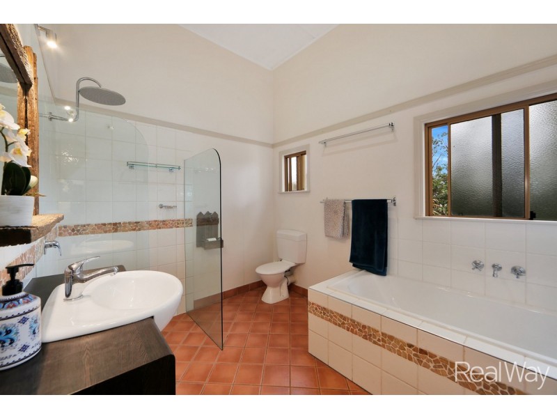 41 Windermere Road, Qunaba QLD 4670