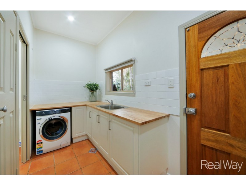 41 Windermere Road, Qunaba QLD 4670