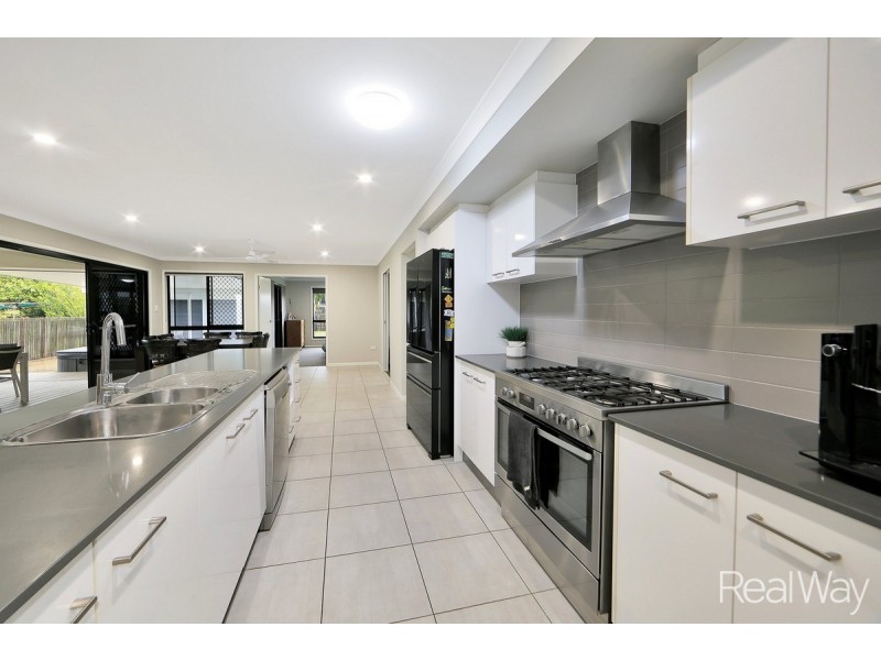 30 Doctor Street, Burnett Heads QLD 4670