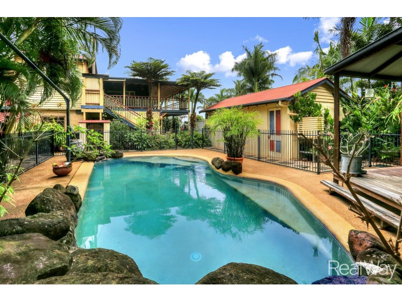 5 Woods West Road, Alloway QLD 4670