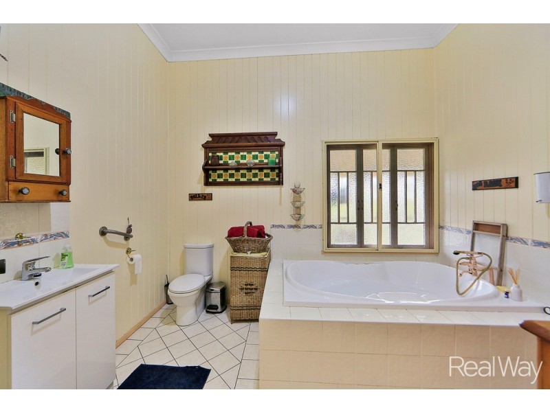 5 Woods West Road, Alloway QLD 4670