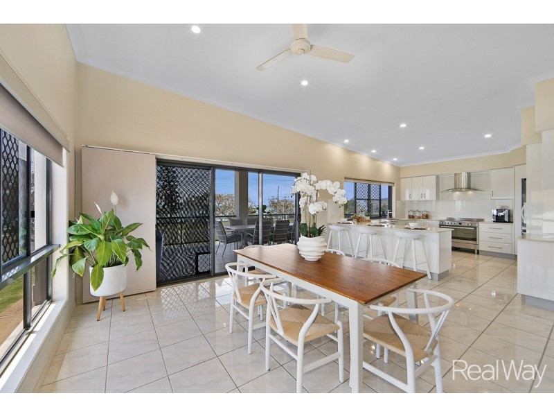 79 Sea Esplanade, Burnett Heads QLD 4670