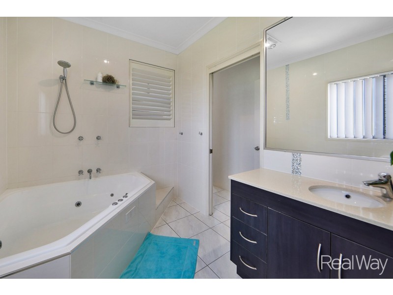 79 Sea Esplanade, Burnett Heads QLD 4670