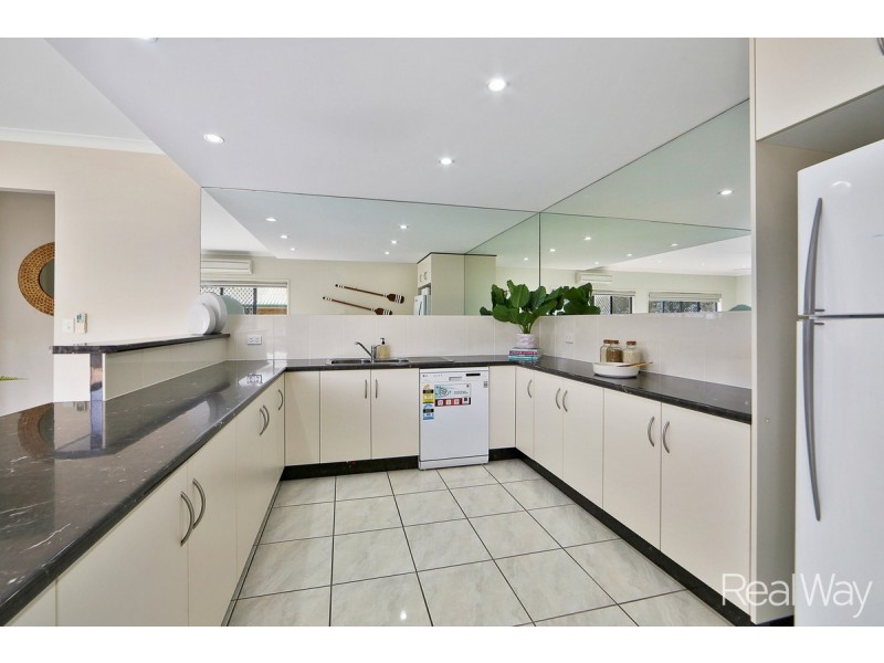 79 Sea Esplanade, Burnett Heads QLD 4670