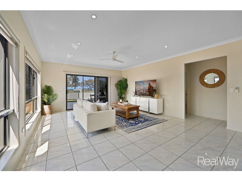 79 Sea Esplanade, Burnett Heads QLD 4670