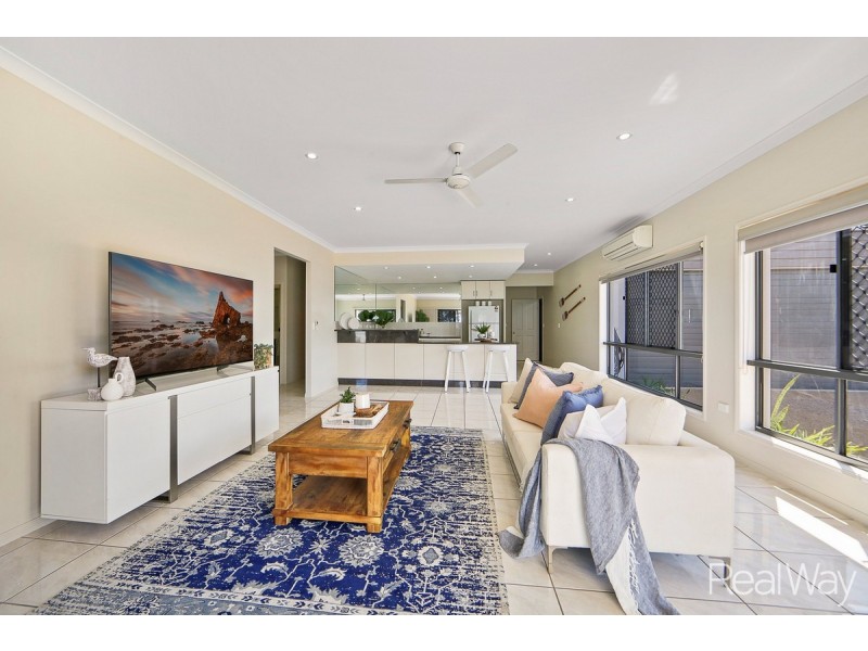 79 Sea Esplanade, Burnett Heads QLD 4670