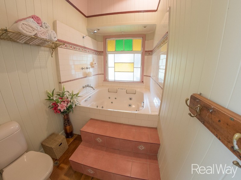 1 Douglas Road, Alloway QLD 4670
