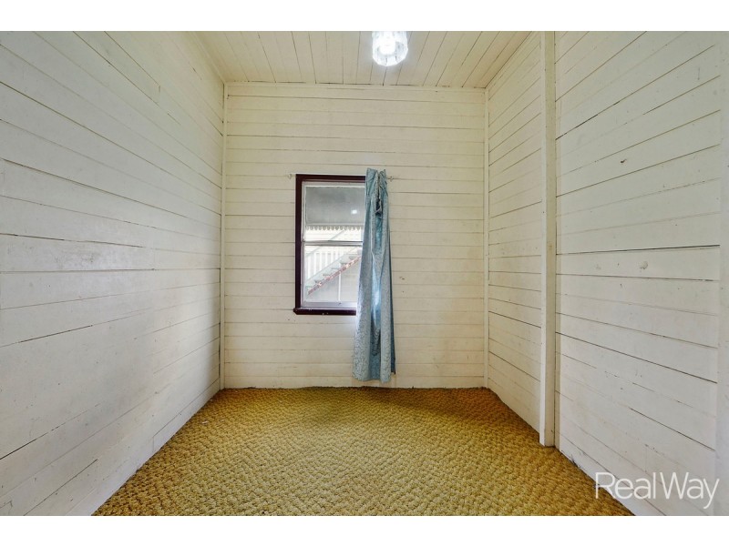 20 Low Street, Kensington QLD 4670