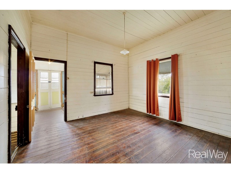 20 Low Street, Kensington QLD 4670