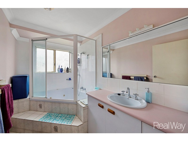 55 Shell Street, Burnett Heads QLD 4670