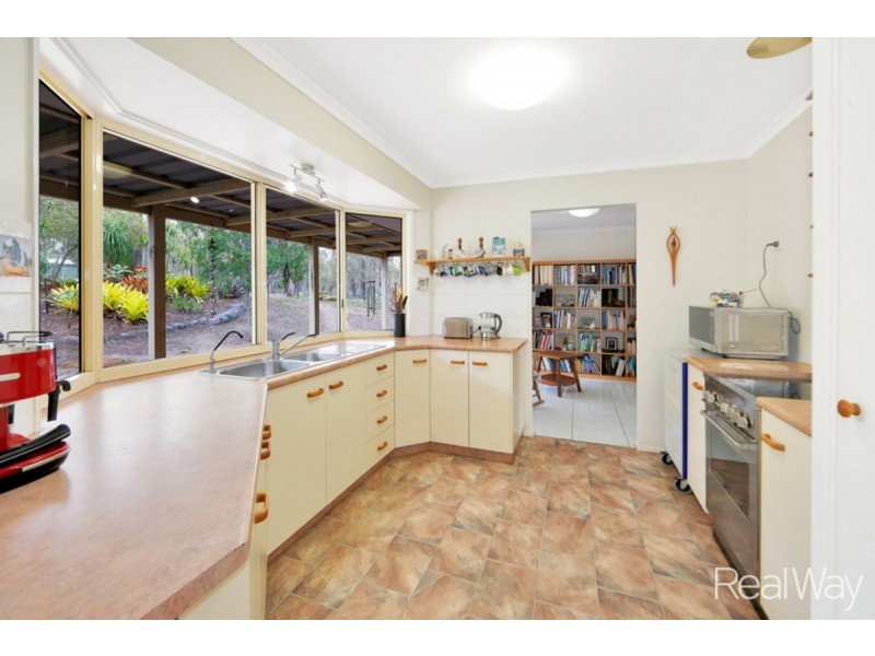4 De Ville Court, South Bingera QLD 4670