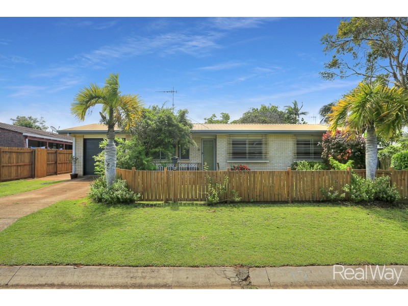 13 Shelley Street, Burnett Heads QLD 4670
