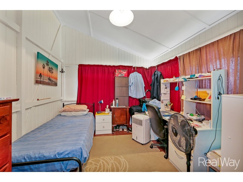 4 Arthur Street, Bundaberg South QLD 4670