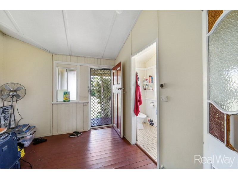 4 Arthur Street, Bundaberg South QLD 4670