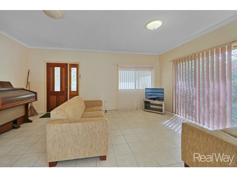 13 Narooma Drive, Branyan QLD 4670