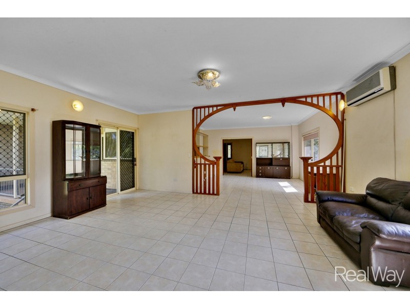 13 Narooma Drive, Branyan QLD 4670