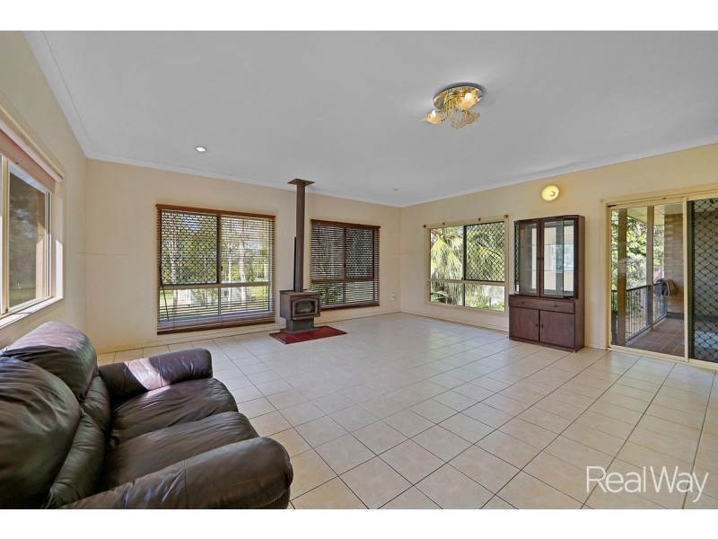 13 Narooma Drive, Branyan QLD 4670