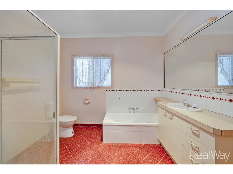 13 Narooma Drive, Branyan QLD 4670