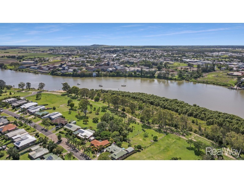 49 Mariners Way, Bundaberg North QLD 4670