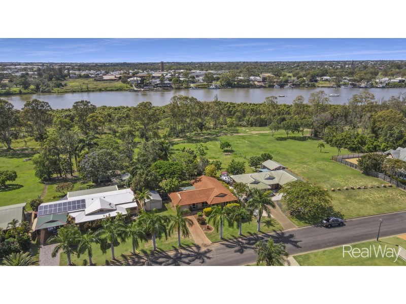 49 Mariners Way, Bundaberg North QLD 4670
