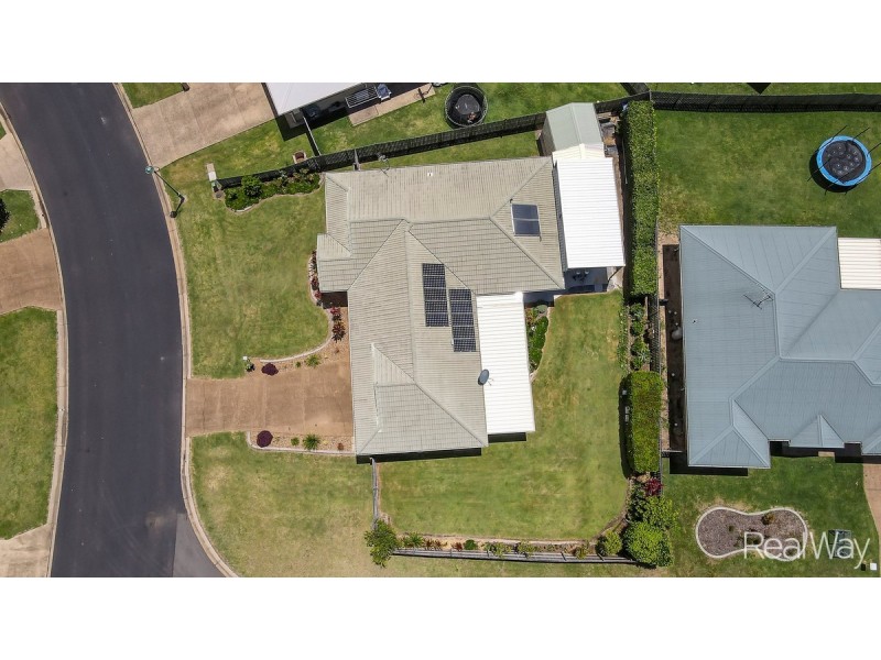 6 Landsborough Street, Bargara QLD 4670