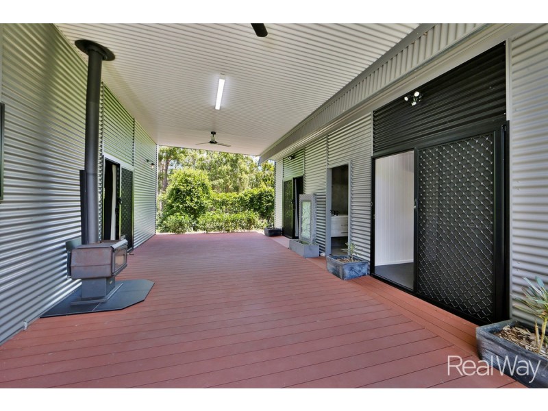 8 Rickards Road, Kolonga QLD 4671
