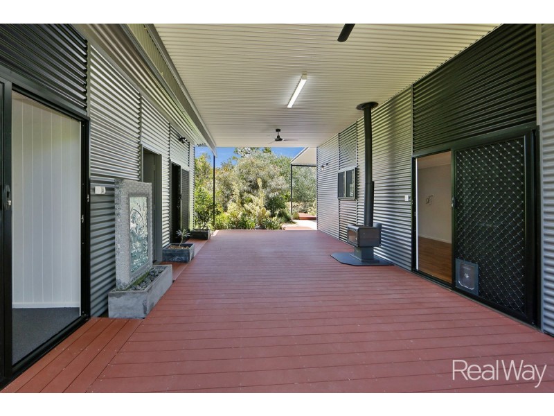 8 Rickards Road, Kolonga QLD 4671