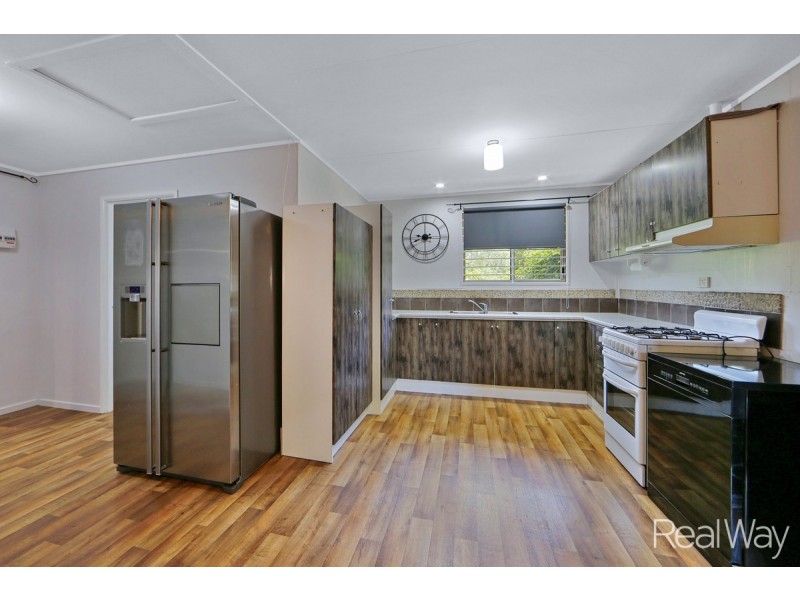 8 Rickards Road, Kolonga QLD 4671