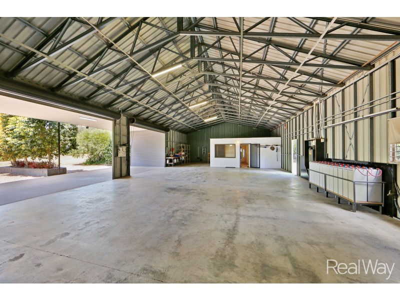8 Rickards Road, Kolonga QLD 4671