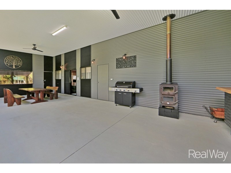 8 Rickards Road, Kolonga QLD 4671