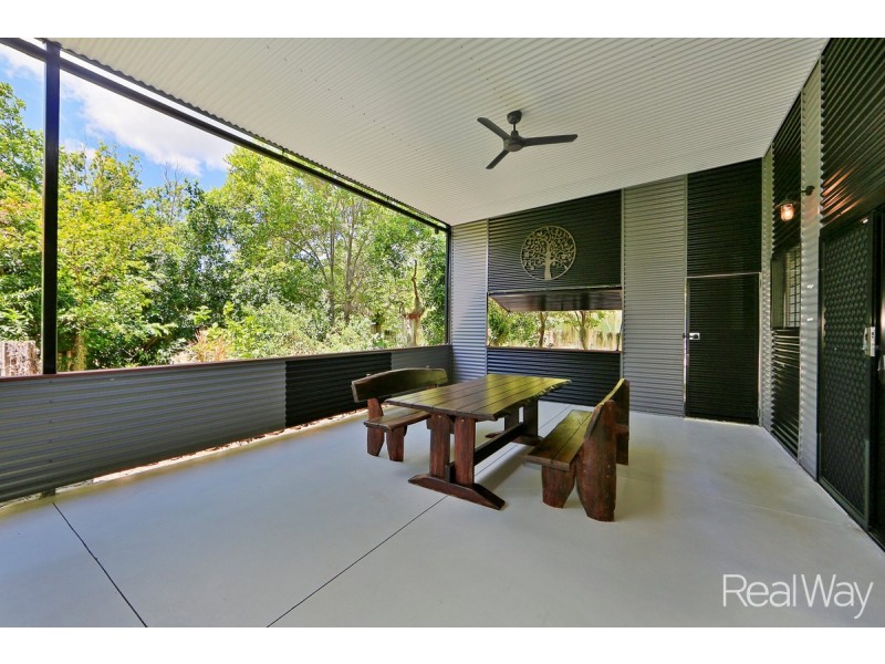 8 Rickards Road, Kolonga QLD 4671
