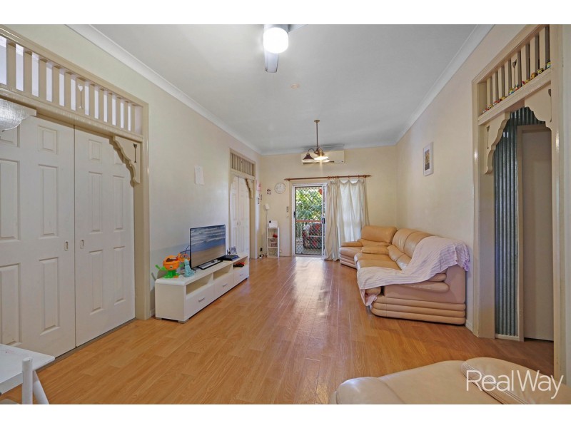 15 One Mile Road, Bundaberg North QLD 4670