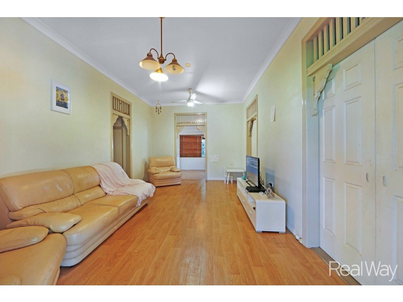 15 One Mile Road, Bundaberg North QLD 4670