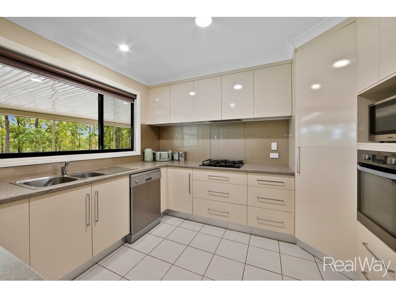 90 Avondale Road, Avondale QLD 4670