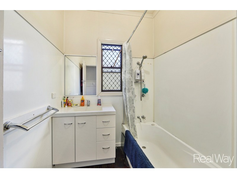 16 Eriksen Street, Svensson Heights QLD 4670